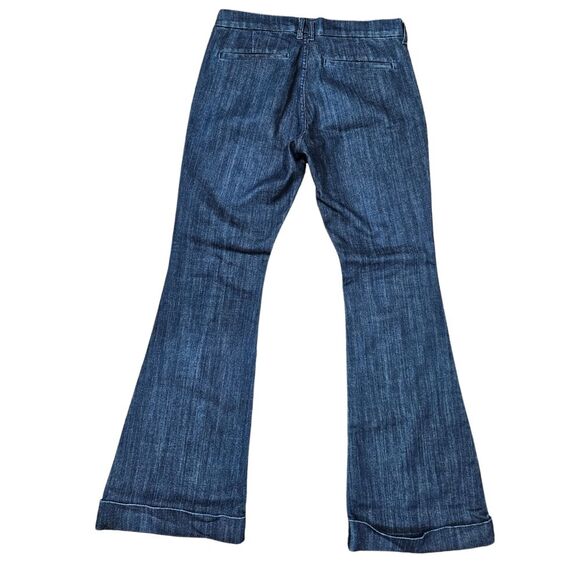 Old Navy Ultra Blue Mid Rise Flared Ankle Cuffed Hem Denim Jeans Size 6 Regular - Picture 2 of 11